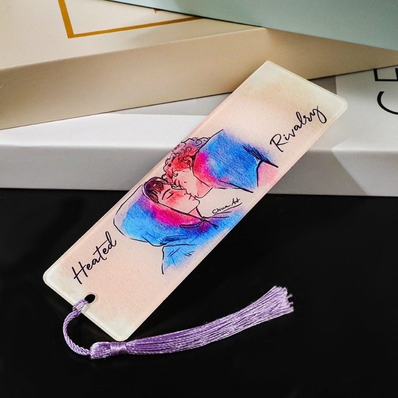 فواصل كتب مميزة بتصميمات منافس - مراجعة Cosplay Prop Book وسعره